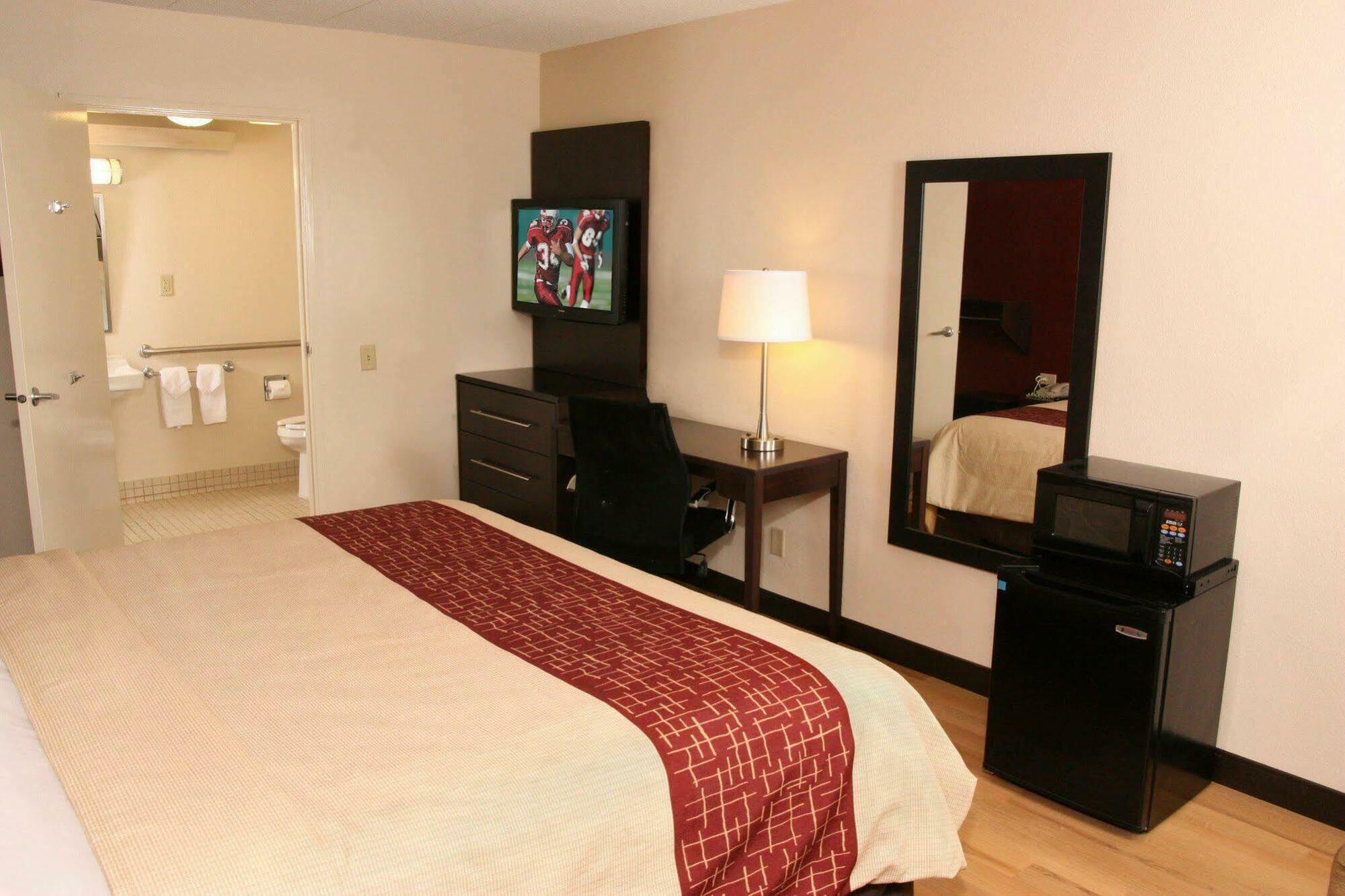 Red Roof Inn Plus+ Austin South Екстериор снимка